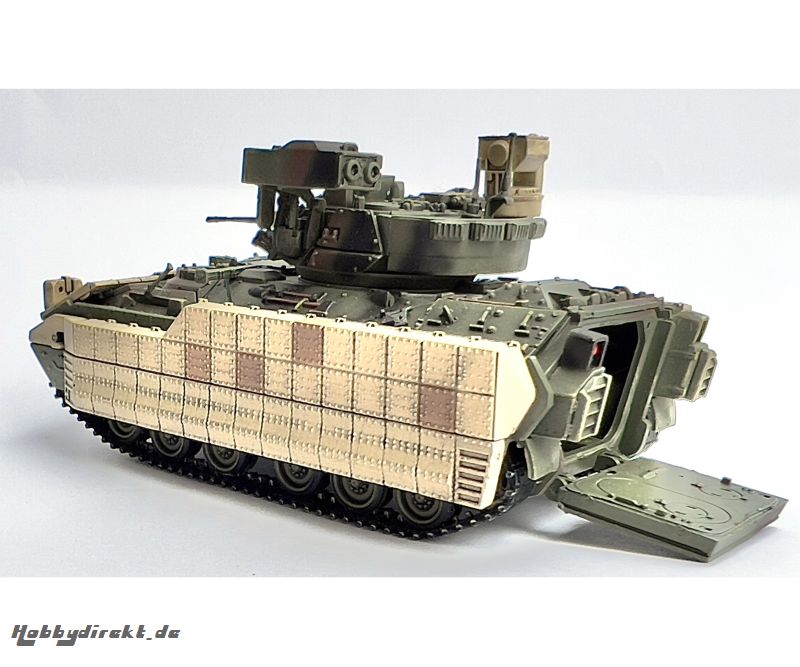 1:72 M2A3 Bradley w/ERA (Camouflage) Carson 63125 540063125