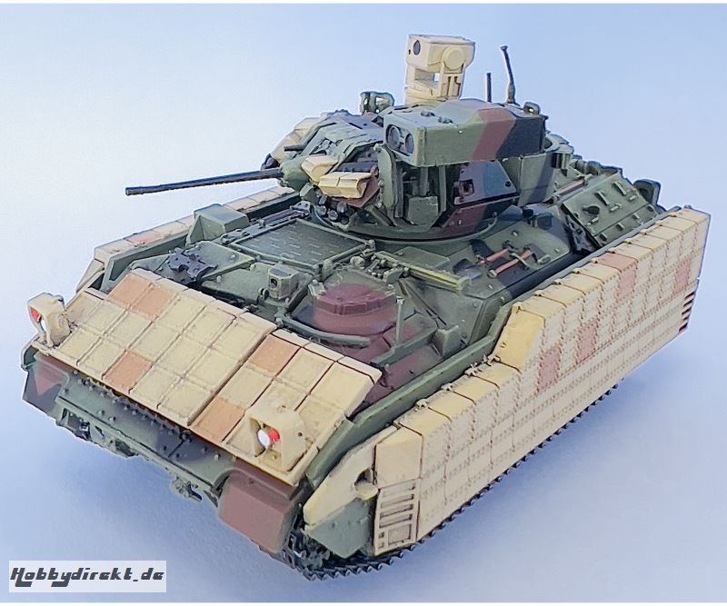 1:72 M2A3 Bradley w/ERA (Camouflage) Carson 63125 540063125