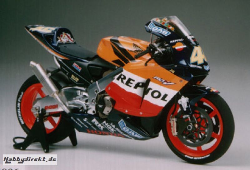 REPSOL HONDA RC 211V 03 Tamiya 14096